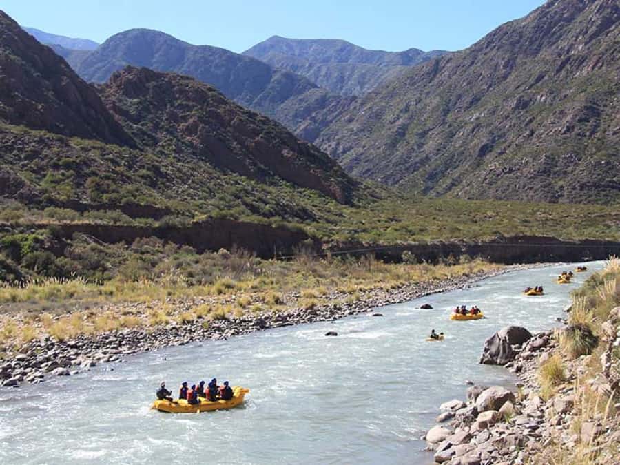 Half Day Rafting Mendoza River - Lunch and the long wait at the base