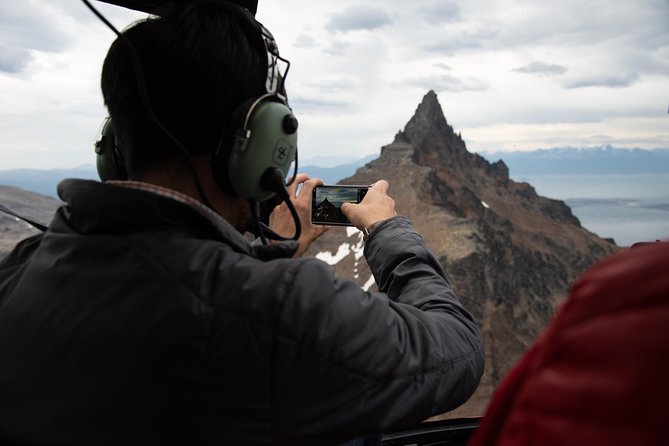 Helicopter Overflight - Landing in the Cordillera - A30 - Seeing Ushuaia from the helicopter