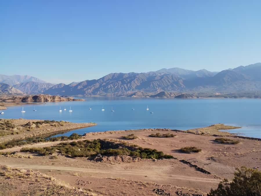 Mendoza: Aconcagua, Uspallata & Puente del Inca Day Trip - The bus, guide, and long-day reality