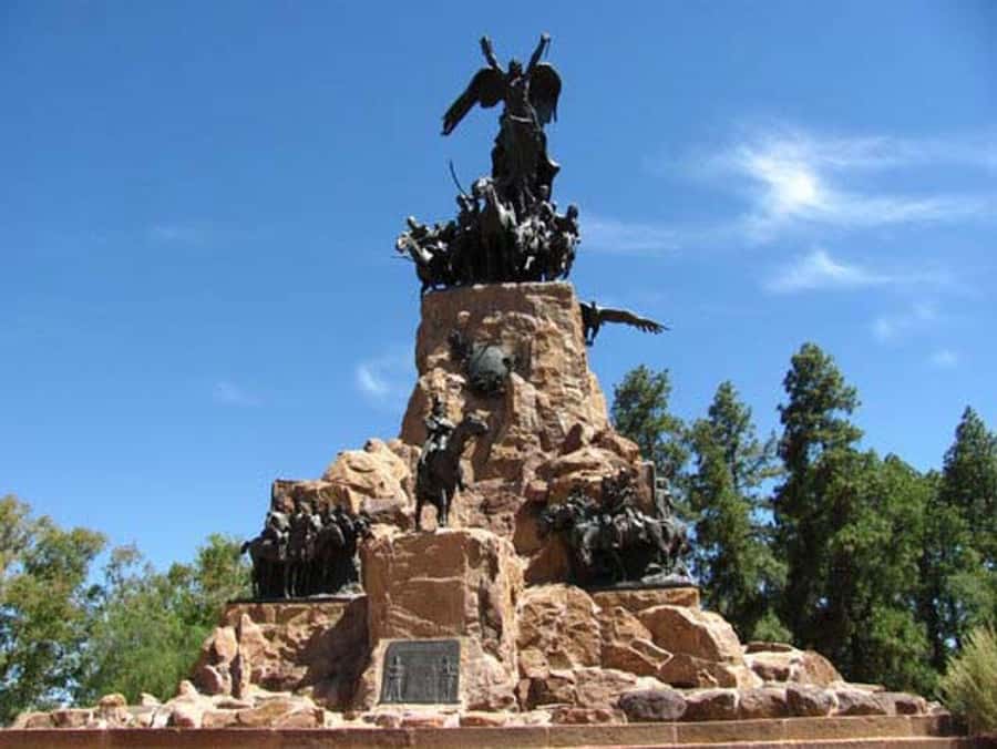 Mendoza: Half-Day Sightseeing City Tour - Why this three-hour tour works as a first look at Mendoza