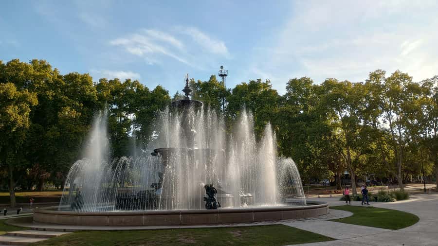 Mendoza: Half-Day Sightseeing Tour - A quiet pause at Lago General Espejo