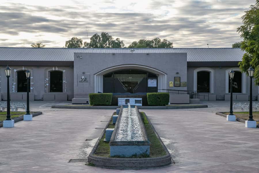 Mendoza: Half-Day Sightseeing Tour - Climbing to Cerro de la Gloria