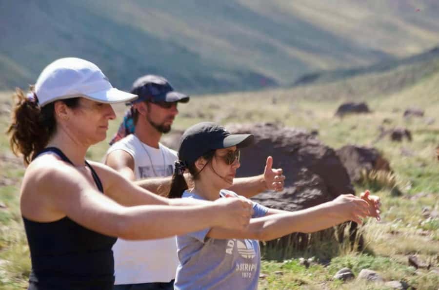 Mendoza: Hiking, Meditation & Yoga in the Andes with Lunch - Welcome drinks, safety, and the first mountain views