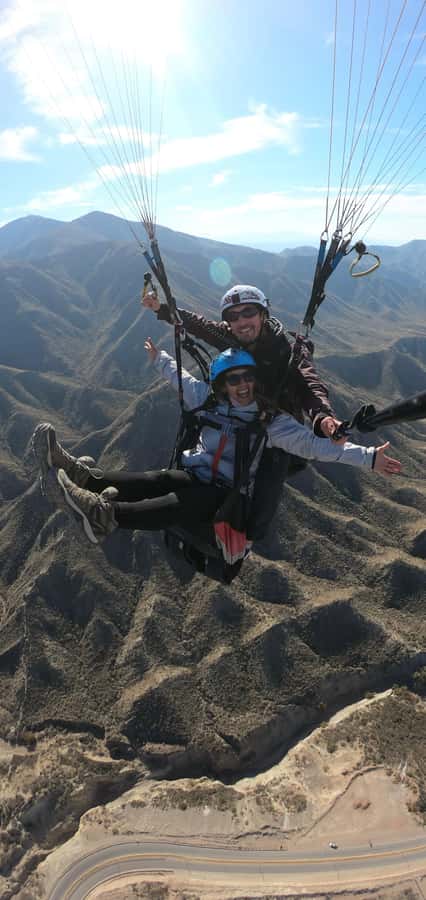 Mendoza: Paragliding Tandem Flight with Instructor - What to bring and how to plan the day
