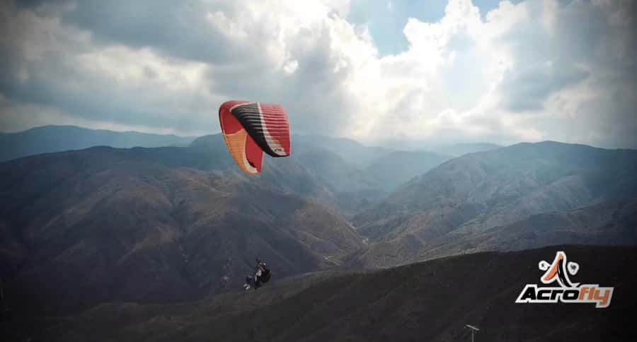 Mendoza: Paragliding Tandem Flight with Instructor - Getting ready at the 1,650-meter launch site