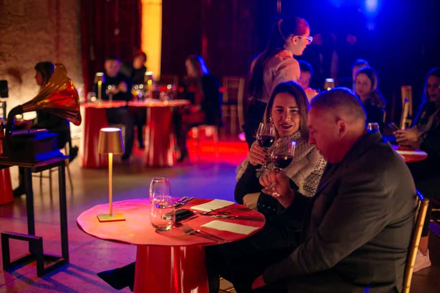 Mendoza: Tango Show with Dinner at Hualta Winery Hotel - The reception with wine, appetizers, and violin