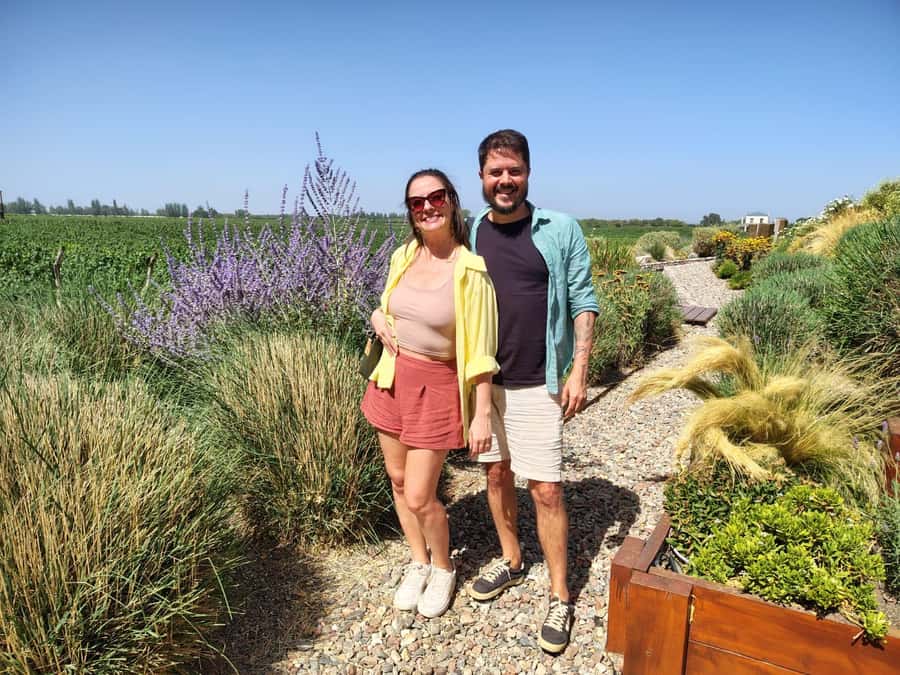 Mendoza: Top Wineries Guided Tour with Transportation - Two tastings, then a serious lunch