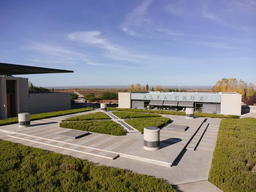 Mendoza: Tour with tasting and lunch High Altitude Wineries - Piedra Infinita Zuccardi at 11 a.m.