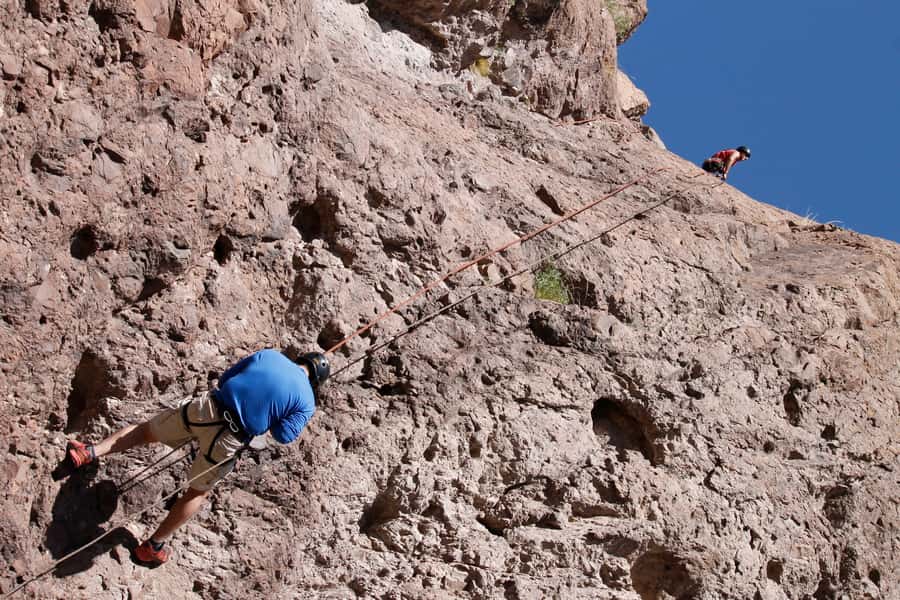 Mendoza: Trekking, Abseiling and Zipline - Crossing the Mendoza River by zipline