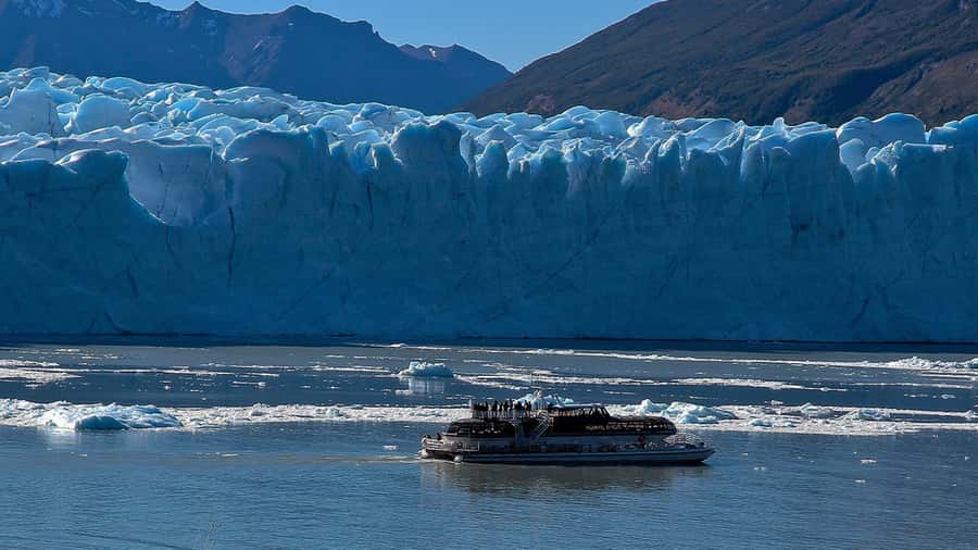 Moreno Glacier: Tour from El Calafate with tour guide, walkways, and boat ride - The 105-minute ride from El Calafate