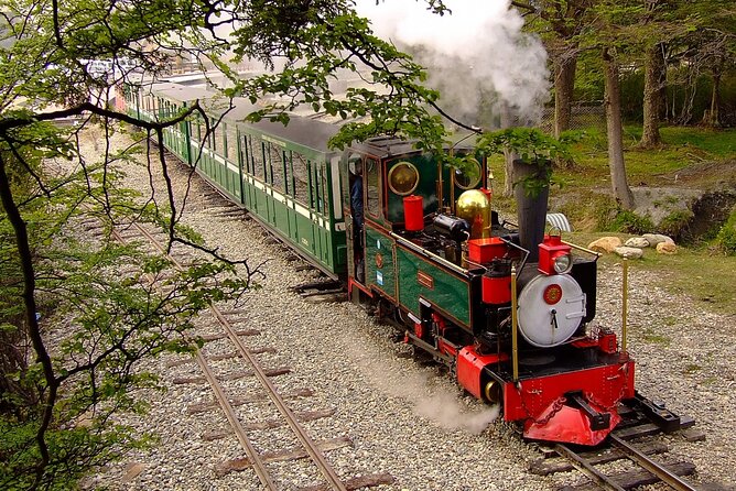 National Park and Train Trip End of the World Guided Tour - A practical introduction to Tierra del Fuego
