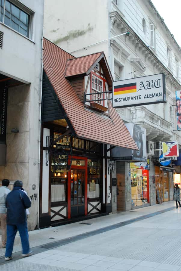 Nazis in Buenos Aires: a historical walking tour - Museo de Armas and the postwar questions