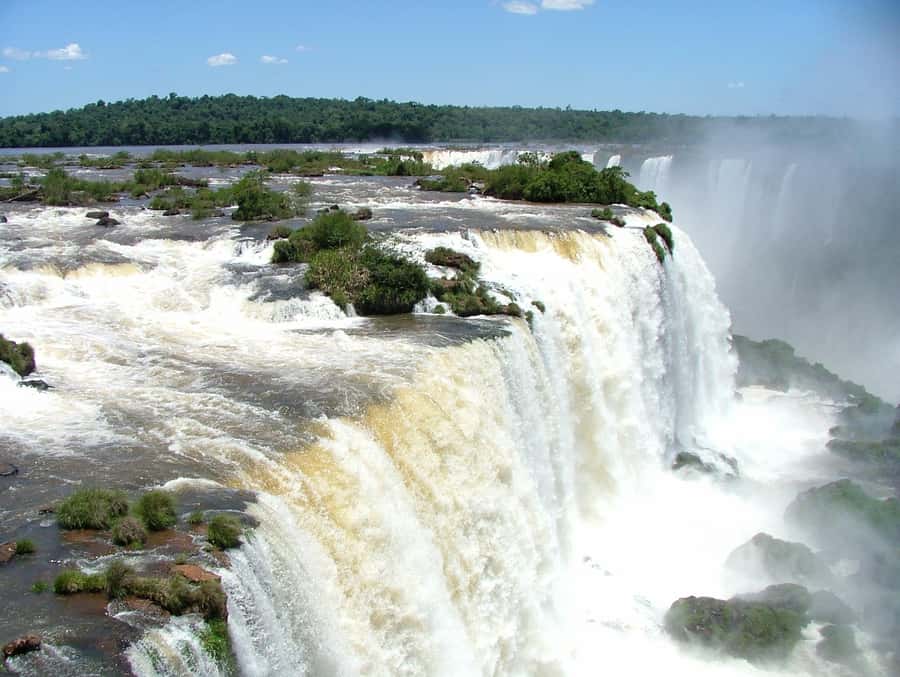 Private Tour "Dawn at the Iguassu Falls". - Walking the Brazilian side of the falls at 6:00 am