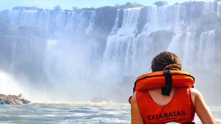 Puerto Iguazu: Argentine Falls & Great Adventure Boat - From Puerto Iguazú to the national park