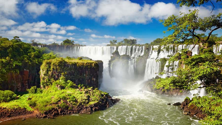 Puerto Iguazú: Brazilian Falls Half-Day Panoramic Tour - Free time at the upper lookout and gift shop