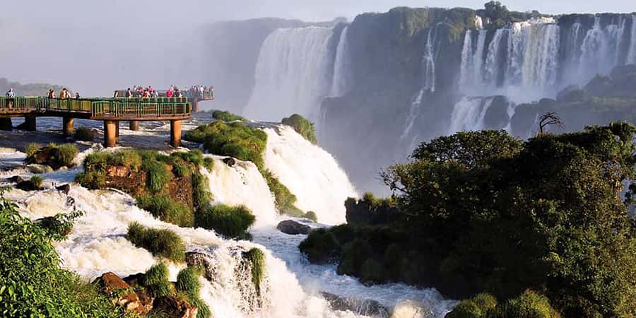 Puerto Iguazu: Iguaza Falls Brazilian Side & Bird Park Tour - Why the Brazilian side deserves a day