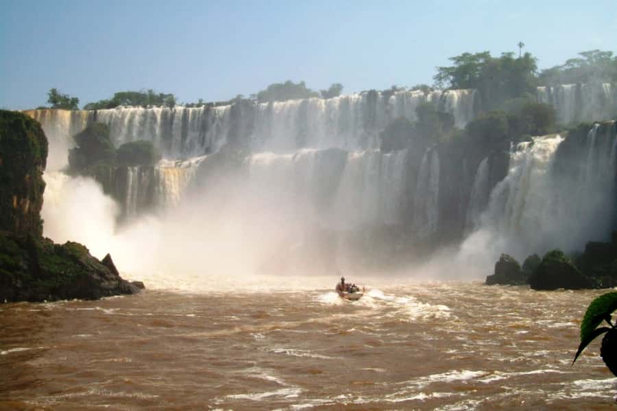 Puerto Iguazú: Iguazú Falls Adventure with 4WD & Boat Ride - Key points at a glance
