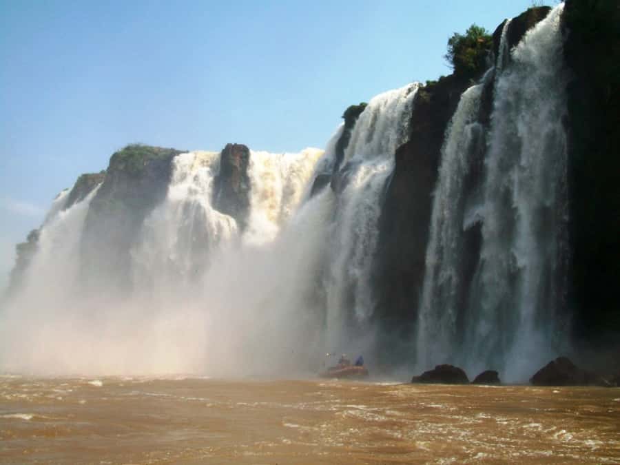 Puerto Iguazú: Iguazú Falls Adventure with 4WD & Boat Ride - What this Iguazú day is really trying to do