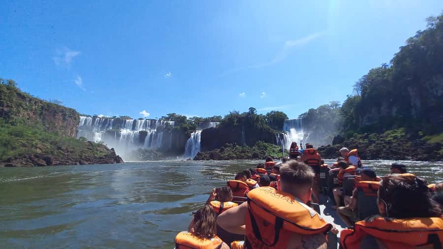 Puerto Iguazú: Iguazú Falls Adventure with 4WD & Boat Ride - Devil’s Throat and the Argentine park experience