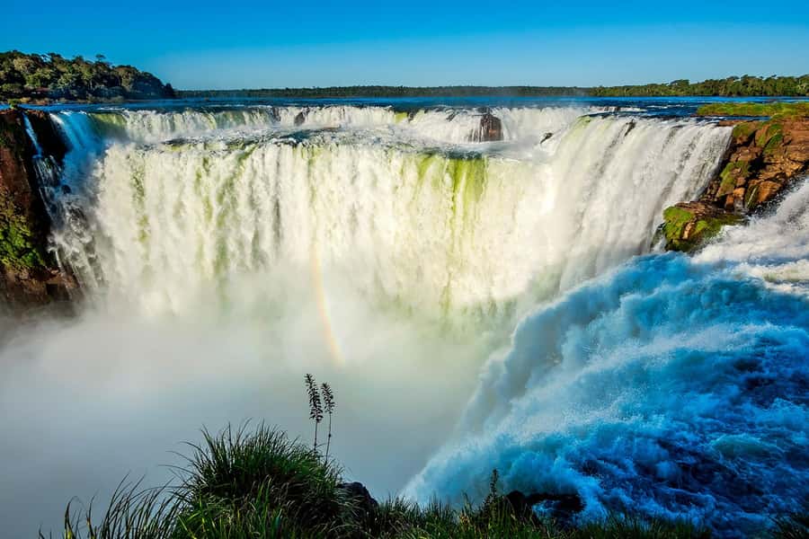 Puerto Iguazú: Iguazú Falls Adventure with 4WD & Boat Ride - Leaving Puerto Iguazú for the national park