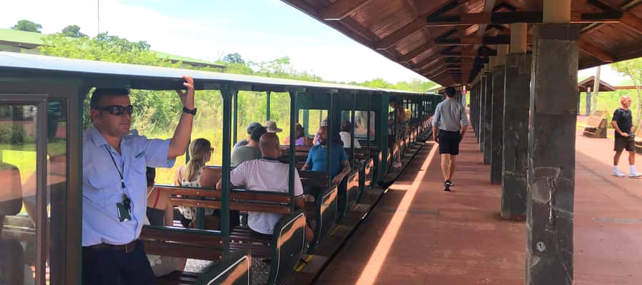 Puerto Iguazu: Iguazu Falls Argentinian Side Full-Day Tour - How the park circuits work