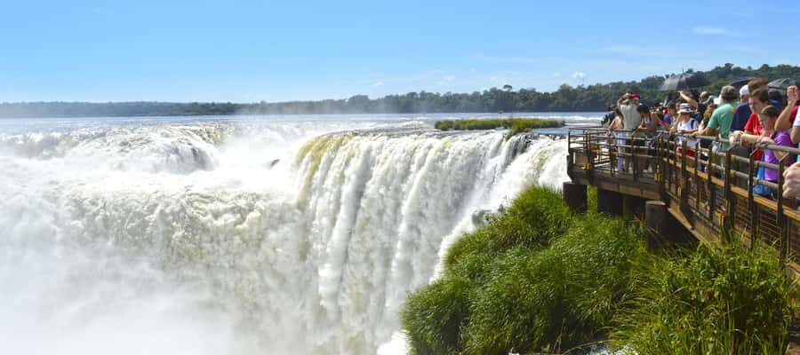 Puerto Iguazu: Iguazu Falls Argentinian Side Full-Day Tour - Heat, stairs, and practical packing