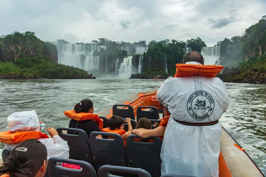 Puerto Iguazu: Iguazu Falls Boat Tour and Gran Aventura - Porto Macuco and the 12-kilometer river run