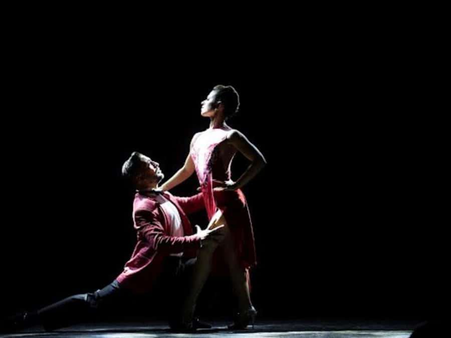 Puerto Iguazú: Madero Tango Show with Optional Dinner - Choosing between show only and the six-course dinner