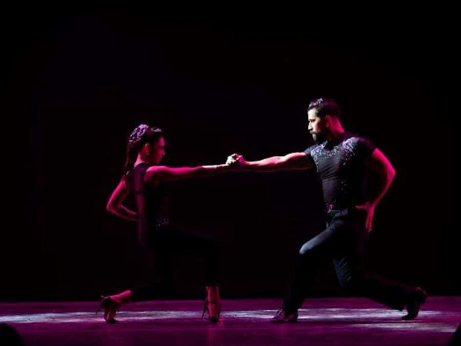 Puerto Iguazú: Madero Tango Show with Optional Dinner - Madero Tango Iguazú provides an indoor evening setting