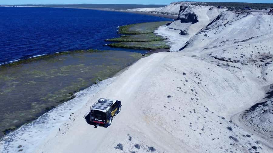 PUERTO MADRYN: 4 X 4 ADVENTURE EXPERIENCE ON THE MOST BEAUTIFUL BEACHES! - Punta Este and the intertidal zone
