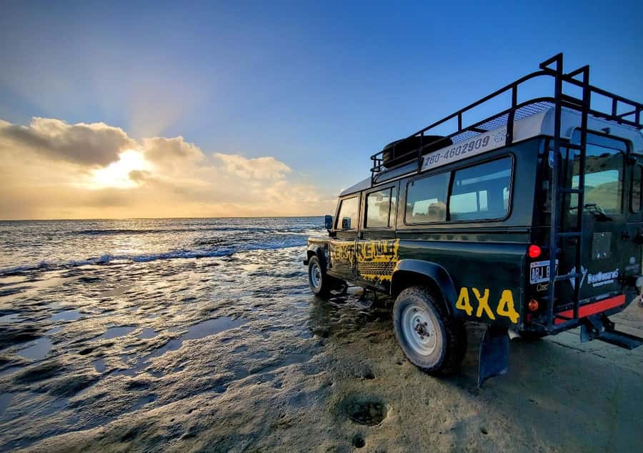 PUERTO MADRYN: 4 X 4 ADVENTURE EXPERIENCE ON THE MOST BEAUTIFUL BEACHES! - Cerro Avanzado and the story inside the rocks