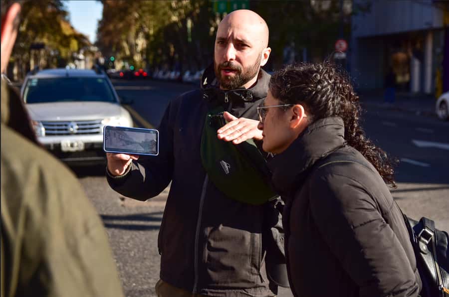 Recoleta & Cemetery for curious people - Starting at Rapa Nui and Plaza San Martín