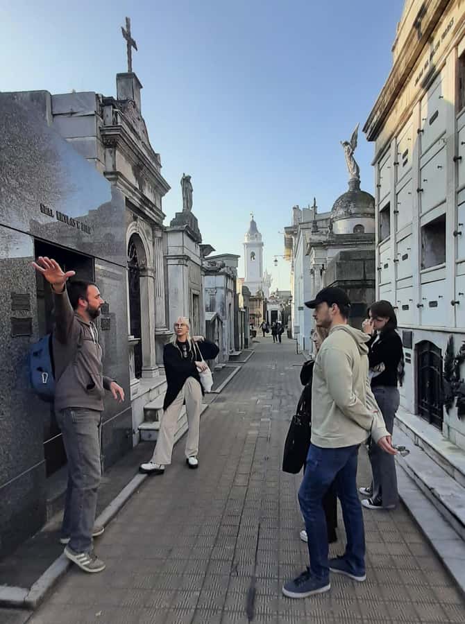 Recoleta Cemetery - Small Group Tour of History & Secrets - Evita Perón’s Mausoleum and the Politics of Memory