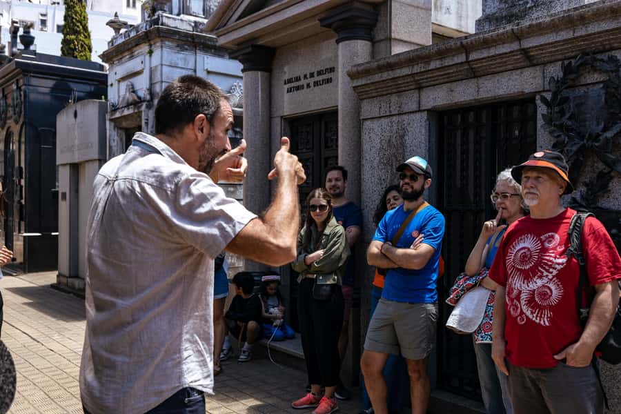 Recoleta Cemetery - Small Group Tour of History & Secrets - Walking Through Mausoleums Imported From Europe