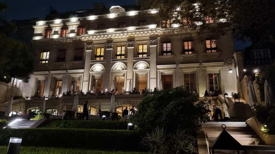 Recoleta Walking Tour and Live Jazz Show - Crossing toward Avenida 9 de Julio