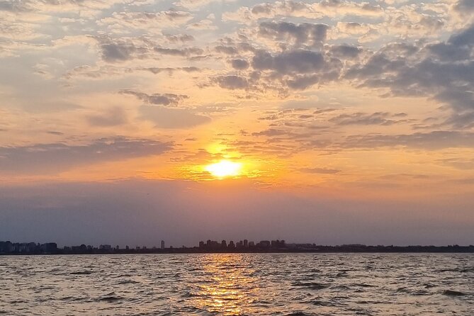 Sailing with Wine Tasting in Buenos Aires - Following the Río de la Plata toward wider views