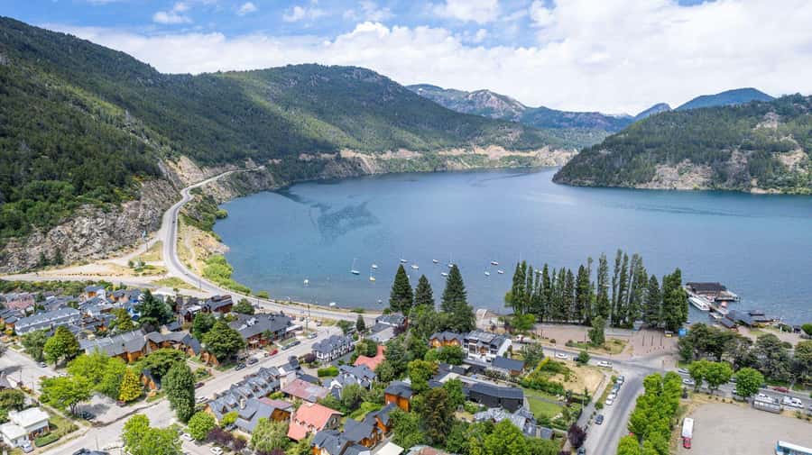 San Martin de los Andes along the Route of the 7 Lakes - Villa La Angostura, a small town with real appeal