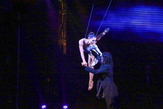 Señor Tango Show with Optional Dinner in Buenos Aires - What the venue and production do well