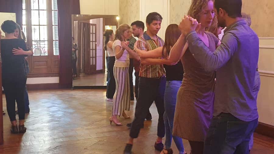 Tango Lesson in Buenos Aires with professional dancers - Timing, comfort, and practical planning