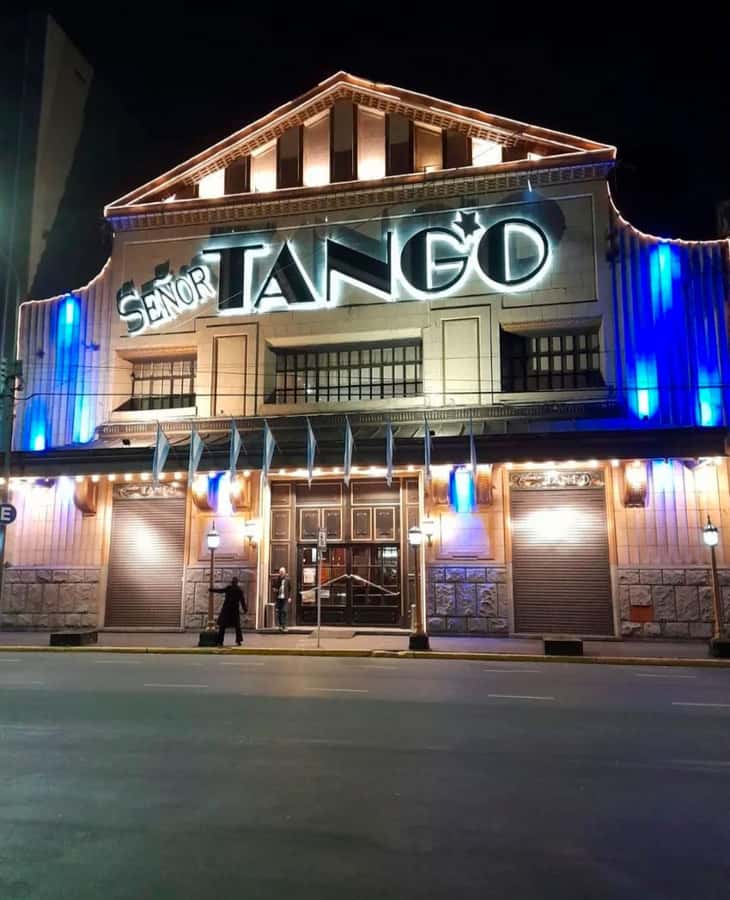 Tango Show at Señor Tango - The live orchestra and the main performance