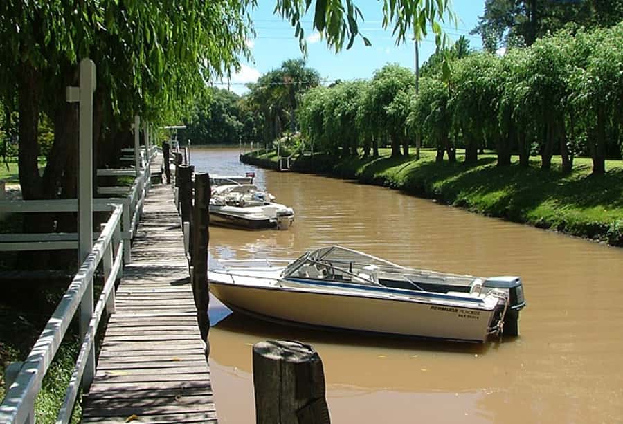 Tigre with Lunch overlooking the River and Navigation - The boat from Tigre toward Buenos Aires