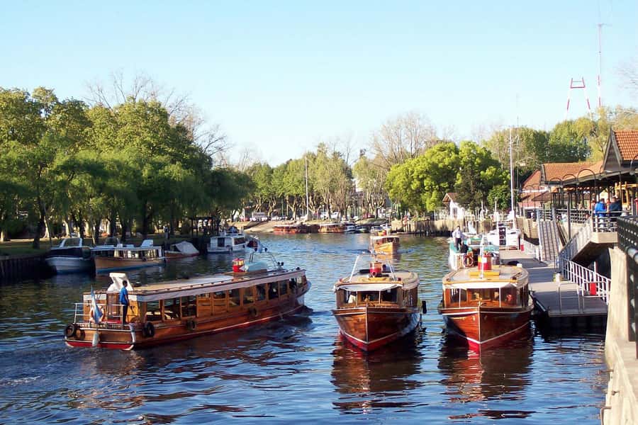 Tigre with Lunch overlooking the River and Navigation - Pickup, timing, and simple preparation