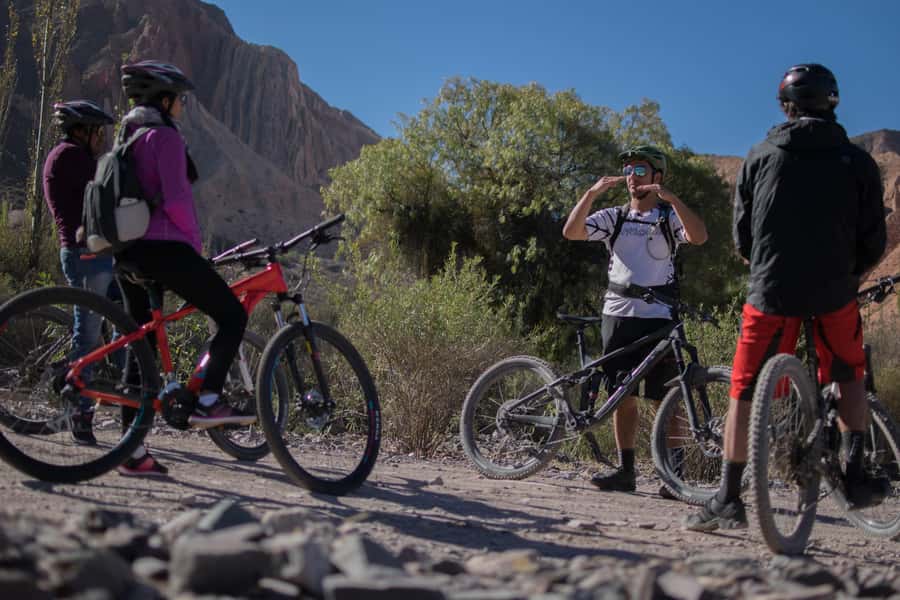 Tilcara: 2 hours cycling tour trough the rural area - The first stretch through Tilcara