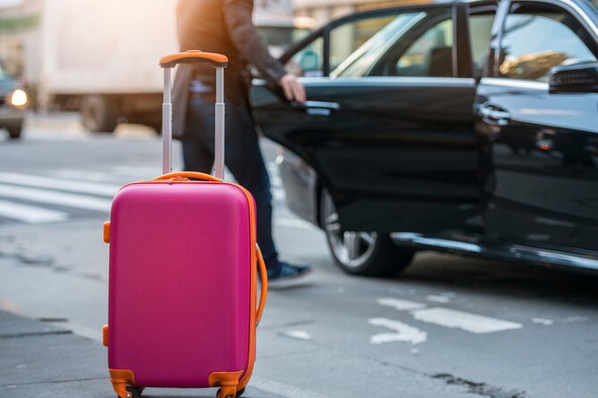 Transfer Buenos Aires Domestic (AEP) or Cruise Terminal to Downtown Hotel - Meeting your driver at AEP