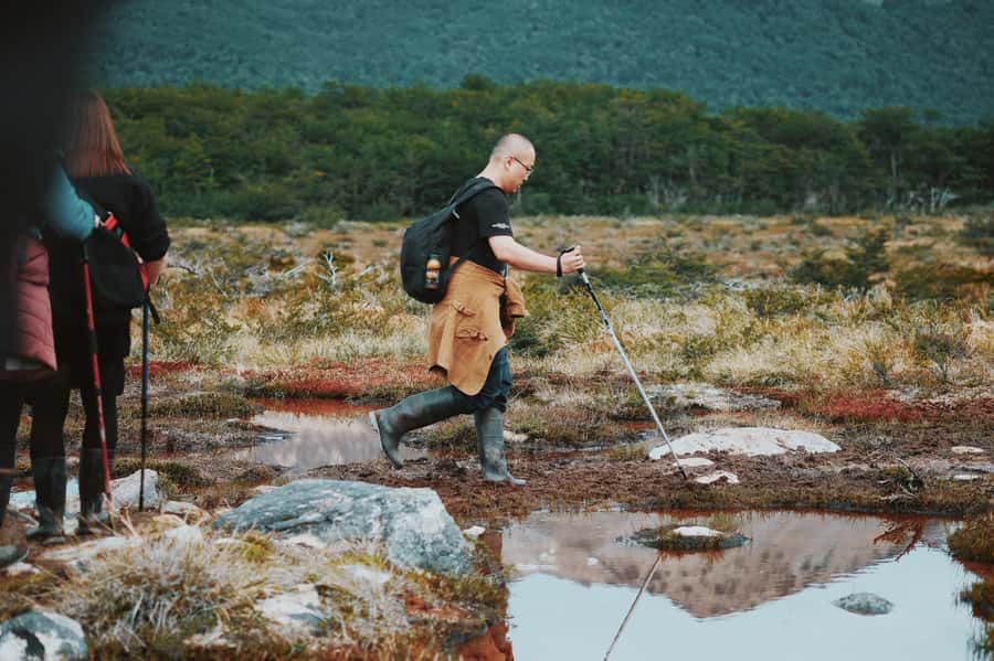 Trekking to Emerald Lagoon - Crossing peat bogs and rocky ground