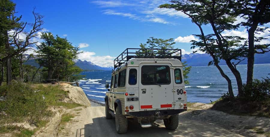 Ushuaia 4WD Off-Road Adventure: Hidden Lakes & Argentine BBQ - Lake Fagnano and an asado beside the water
