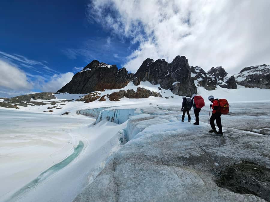 Ushuaia: Ojo del Albino - Full day trekking - Esmeralda Lagoon, the first major reward