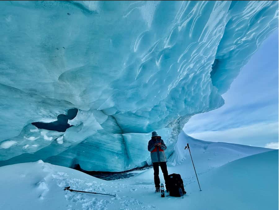Ushuaia: Ojo del Albino - Full day trekking - Ojo del Albino glacier and its lagoon