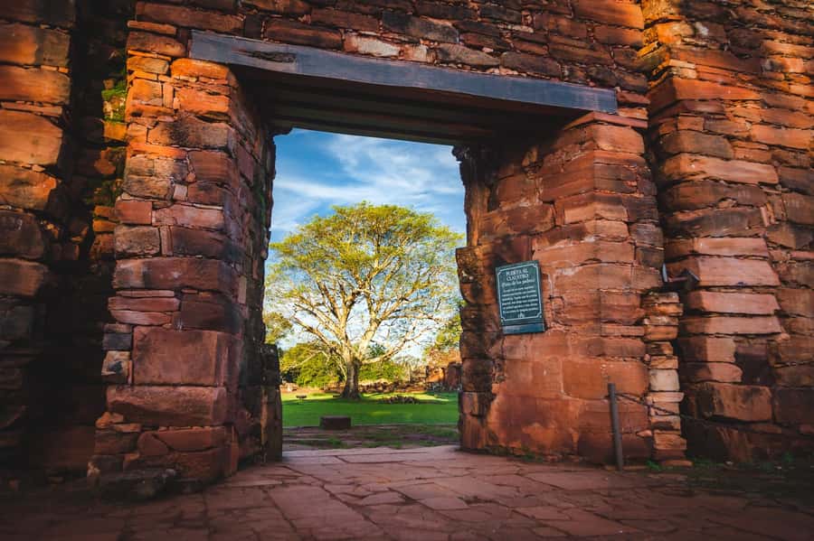 Wanda Mines and San Ignácio Ruins (Foz/Puerto Iguazu) - Which languages and guide service can you expect?